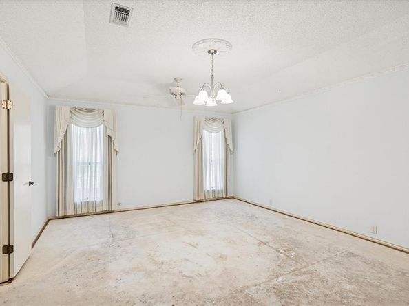 805  Newport Road , Fort Worth Texas 76120