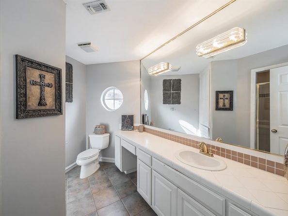 619  Lochngreen Trail , Arlington Texas 76012