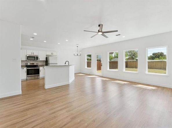 810  Ranch Road , Dallas Texas 75253