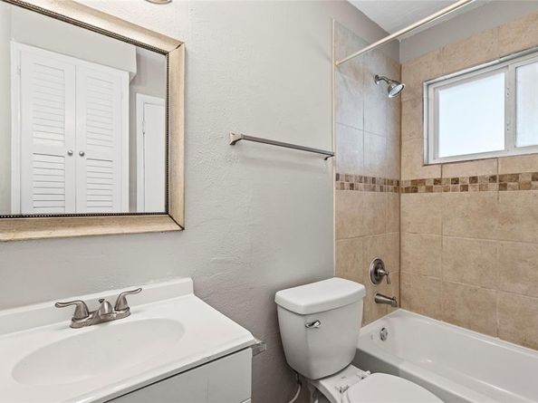 4021  Happy Canyon Drive , Dallas Texas 75241