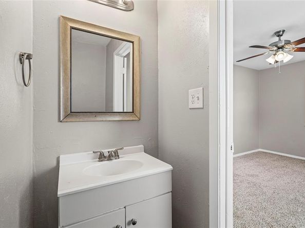 4021  Happy Canyon Drive , Dallas Texas 75241