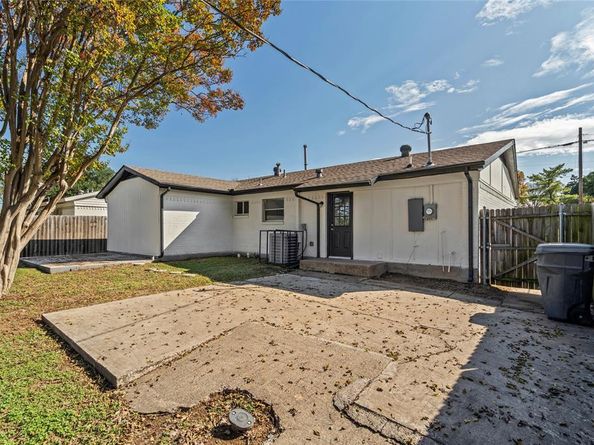 4021  Happy Canyon Drive , Dallas Texas 75241