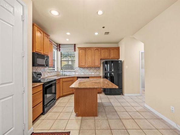 708  Chestnut Hill Drive , Allen Texas 75013