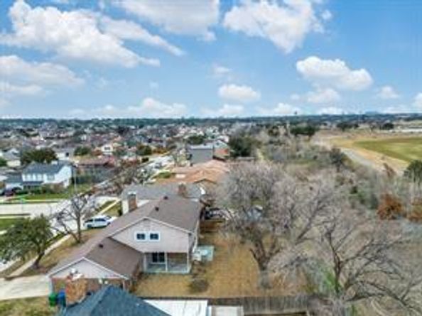 2520  Via Avenida Drive , Carrollton Texas 75006