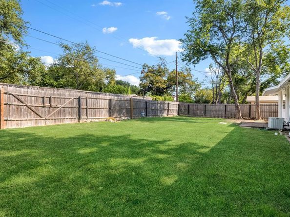912  Warfield Way , Richardson Texas 75080