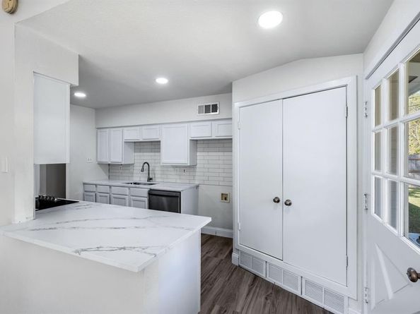 912  Warfield Way , Richardson Texas 75080