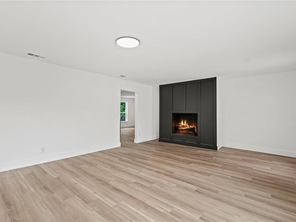 7734  Bruton Road , Dallas Texas 75217