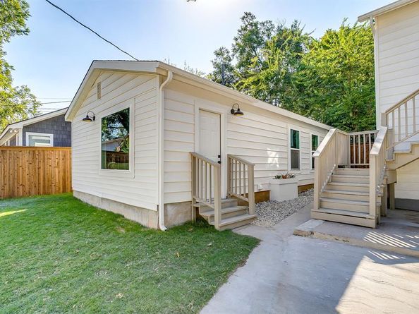 2560  Rogers Avenue , Fort Worth Texas 76109