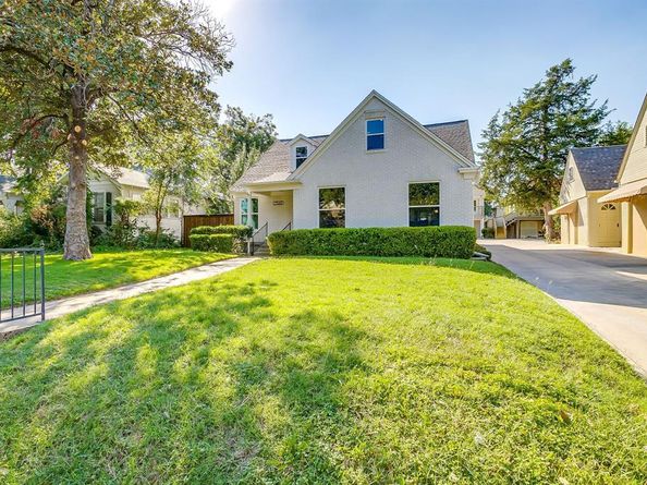 2560  Rogers Avenue , Fort Worth Texas 76109