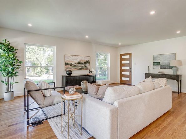 2560  Rogers Avenue , Fort Worth Texas 76109