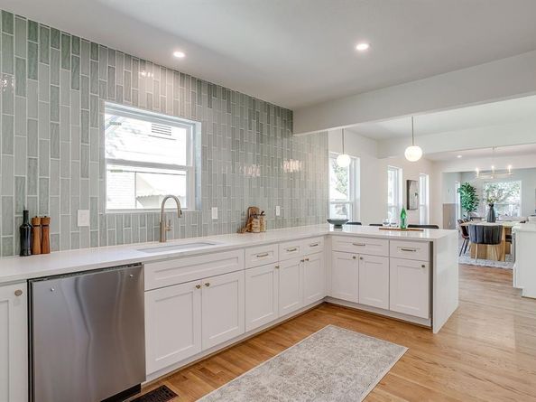 2560  Rogers Avenue , Fort Worth Texas 76109