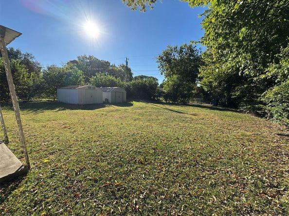 222 W Vista Drive , Garland Texas 75041