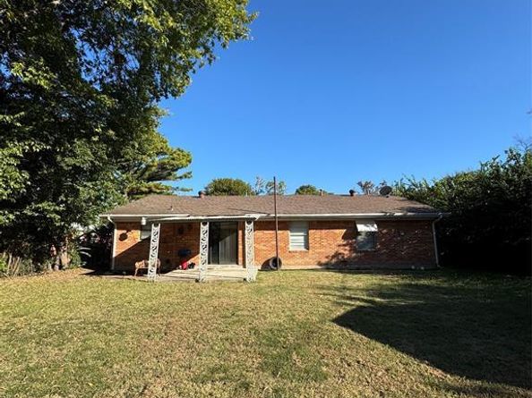 222 W Vista Drive , Garland Texas 75041