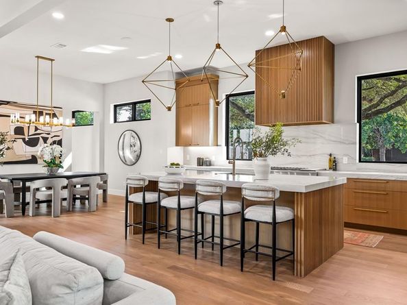 7202  Caillet Street , Dallas Texas 75209