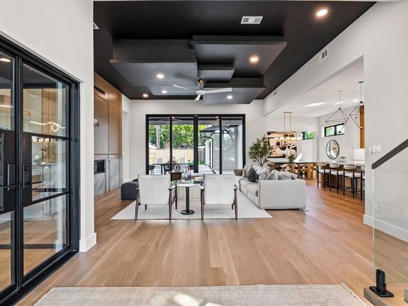 7202  Caillet Street , Dallas Texas 75209