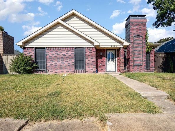 2825  Stoneridge Drive , Garland Texas 75044