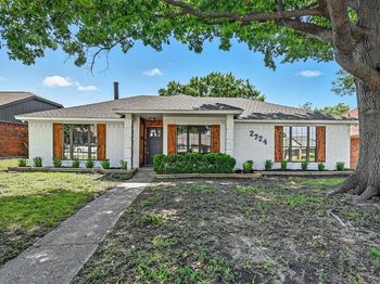 2724  Red River Street 