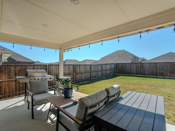 1700  Gold Mine Trail , Aubrey Texas 76227