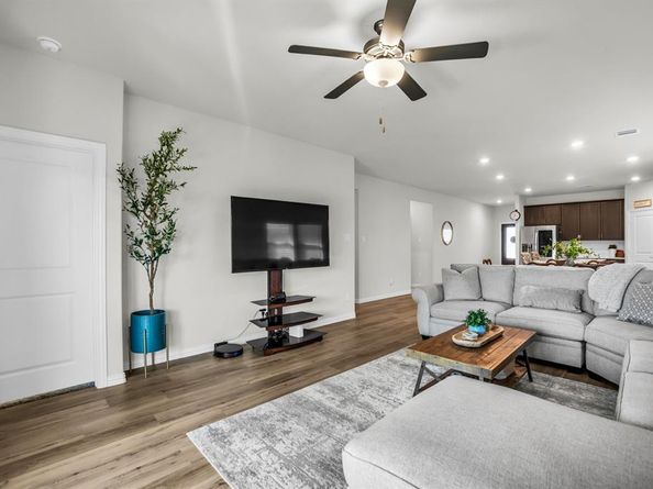 1700  Gold Mine Trail , Aubrey Texas 76227