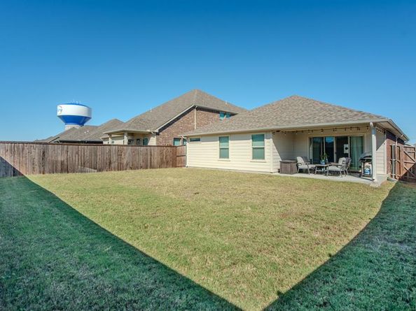 1700  Gold Mine Trail , Aubrey Texas 76227