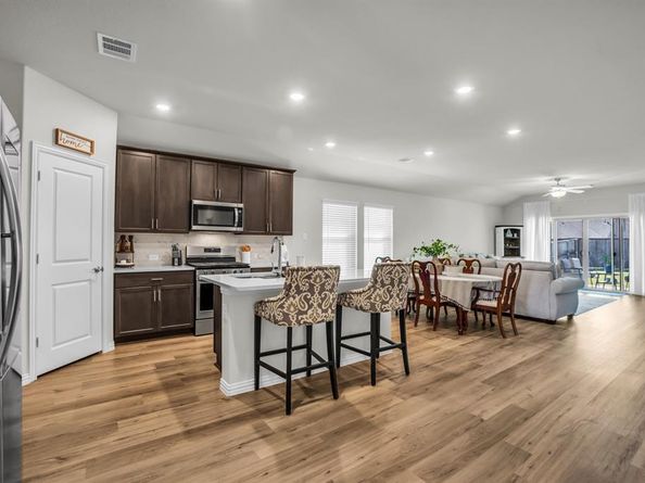 1700  Gold Mine Trail , Aubrey Texas 76227
