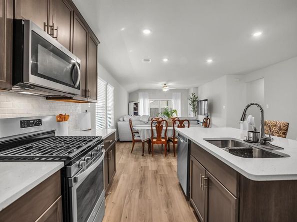 1700  Gold Mine Trail , Aubrey Texas 76227
