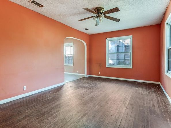 3422  Falls Drive , Dallas Texas 75211