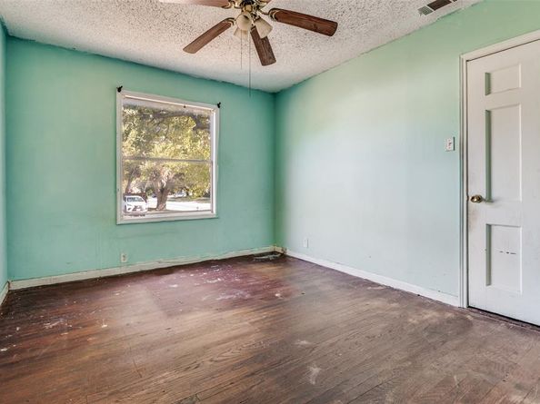 3422  Falls Drive , Dallas Texas 75211