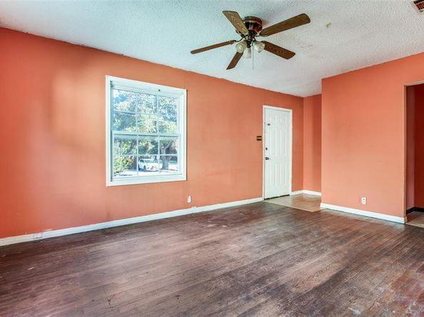 3422  Falls Drive , Dallas Texas 75211