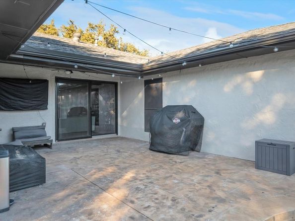 1916  Middle Glen Drive , Carrollton Texas 75007