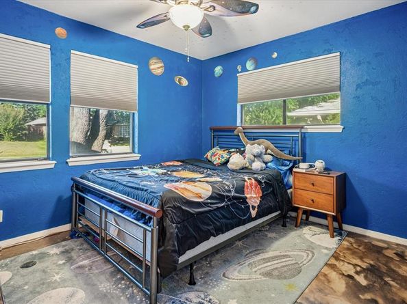 1916  Middle Glen Drive , Carrollton Texas 75007