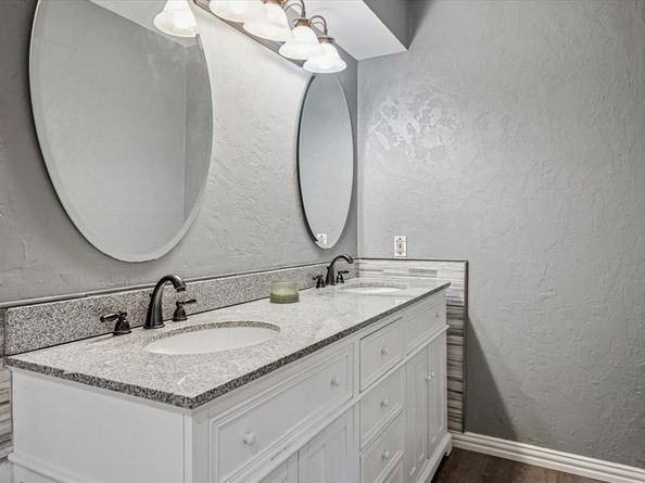 1916  Middle Glen Drive , Carrollton Texas 75007