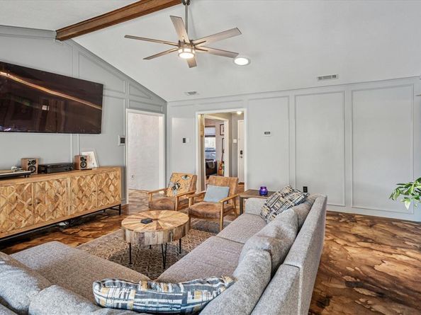 1916  Middle Glen Drive , Carrollton Texas 75007