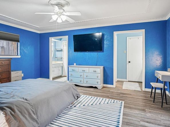 1916  Middle Glen Drive , Carrollton Texas 75007