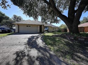 8208  Willow Glen Court , Fort Worth Texas 76134