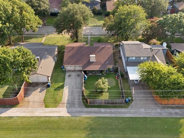 2913  Green Oaks Drive , Garland Texas 75040