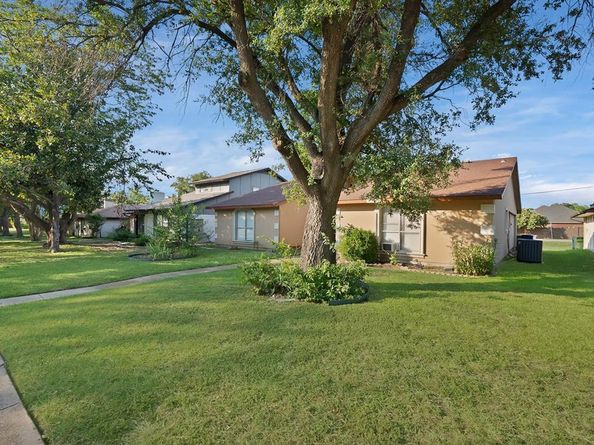 2913  Green Oaks Drive , Garland Texas 75040