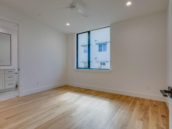 805  Pavillon Street  108, Dallas Texas 75204