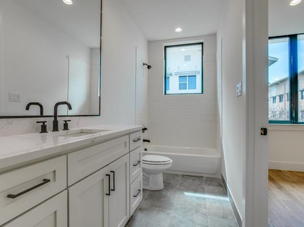 805  Pavillon Street  108, Dallas Texas 75204