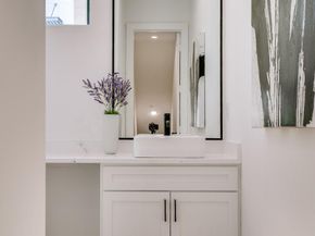 805  Pavillon Street  108, Dallas Texas 75204