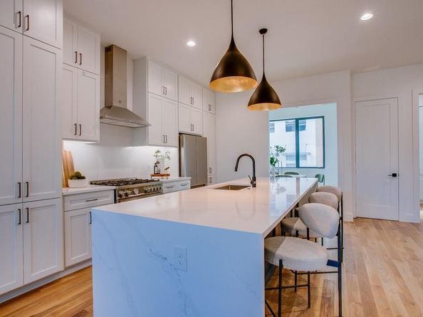 805  Pavillon Street  108, Dallas Texas 75204