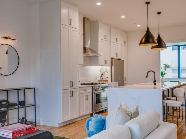 805  Pavillon Street  108, Dallas Texas 75204