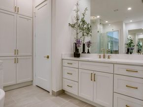 805  Pavillon Street  108, Dallas Texas 75204