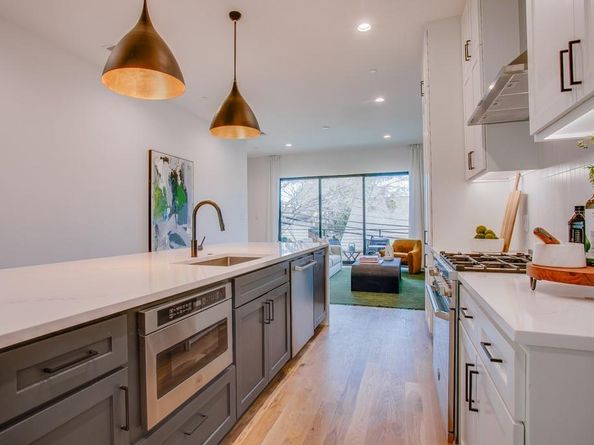 805  Pavillon Street  108, Dallas Texas 75204