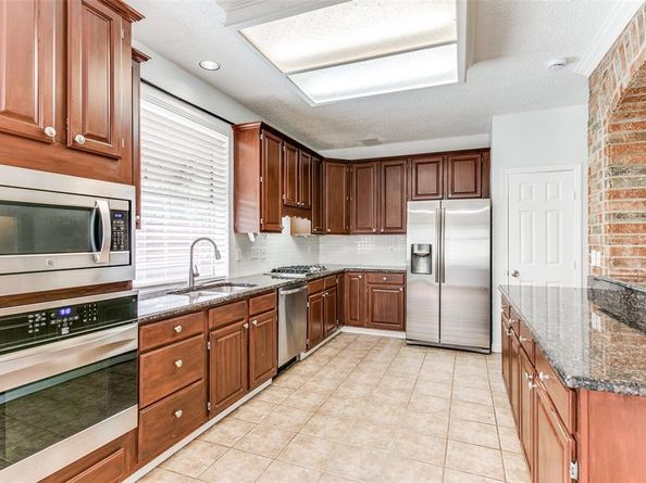 2410  Bowie Lane , Grapevine Texas 76051