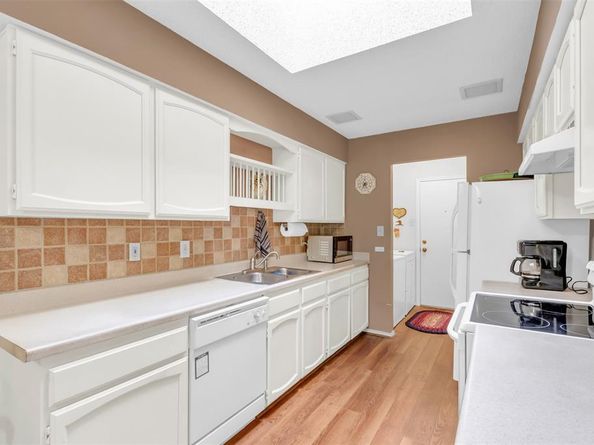 9224  Highedge Circle , Dallas Texas 75238