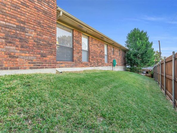 9224  Highedge Circle , Dallas Texas 75238