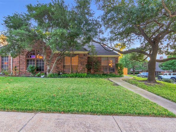 9224  Highedge Circle , Dallas Texas 75238