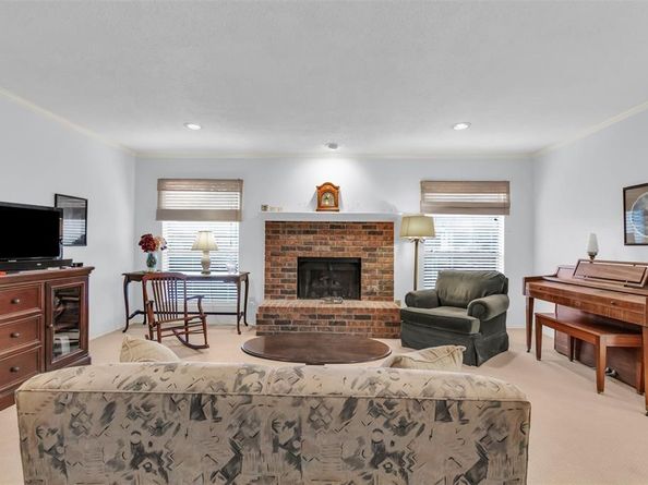 9224  Highedge Circle , Dallas Texas 75238