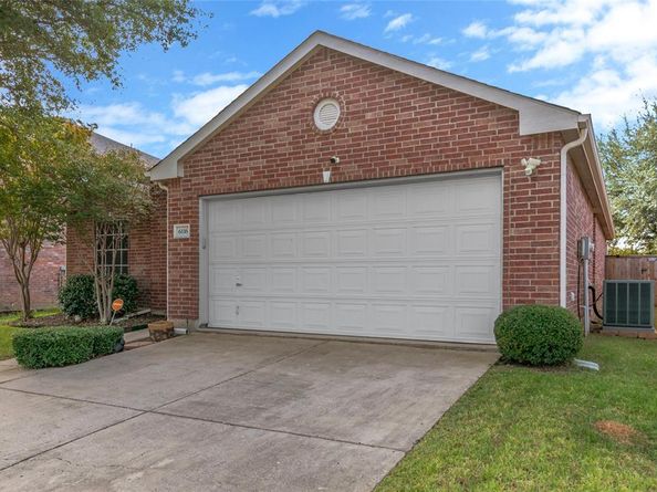 6116  Goldenrod Drive , Denton Texas 76208